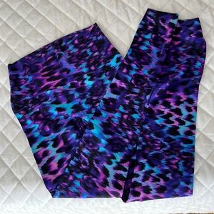 Like new. Beautiful print. K Deer